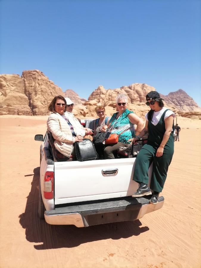 Aranda Camp & Jeep Tour Wadi Rum