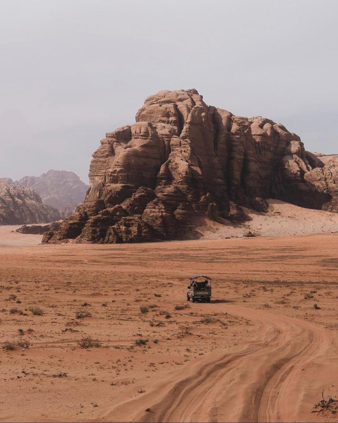 Aranda Camp & Jeep Tour Wadi Rum