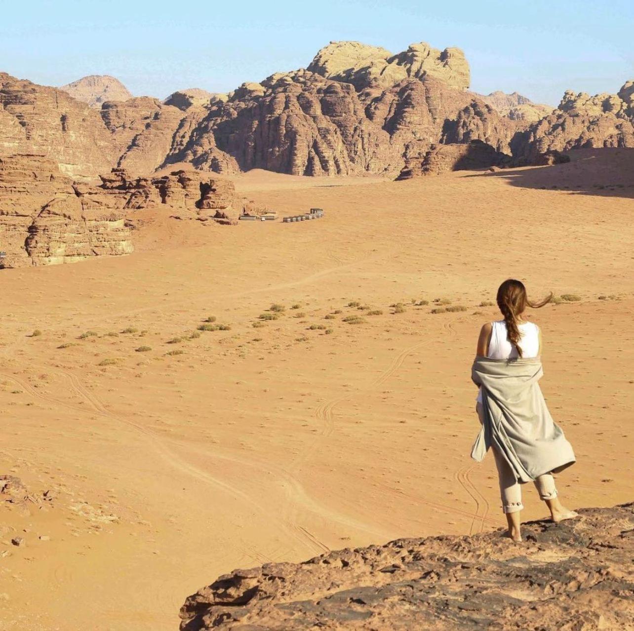 Aranda Camp & Jeep Tour Luxury tent Wadi Rum