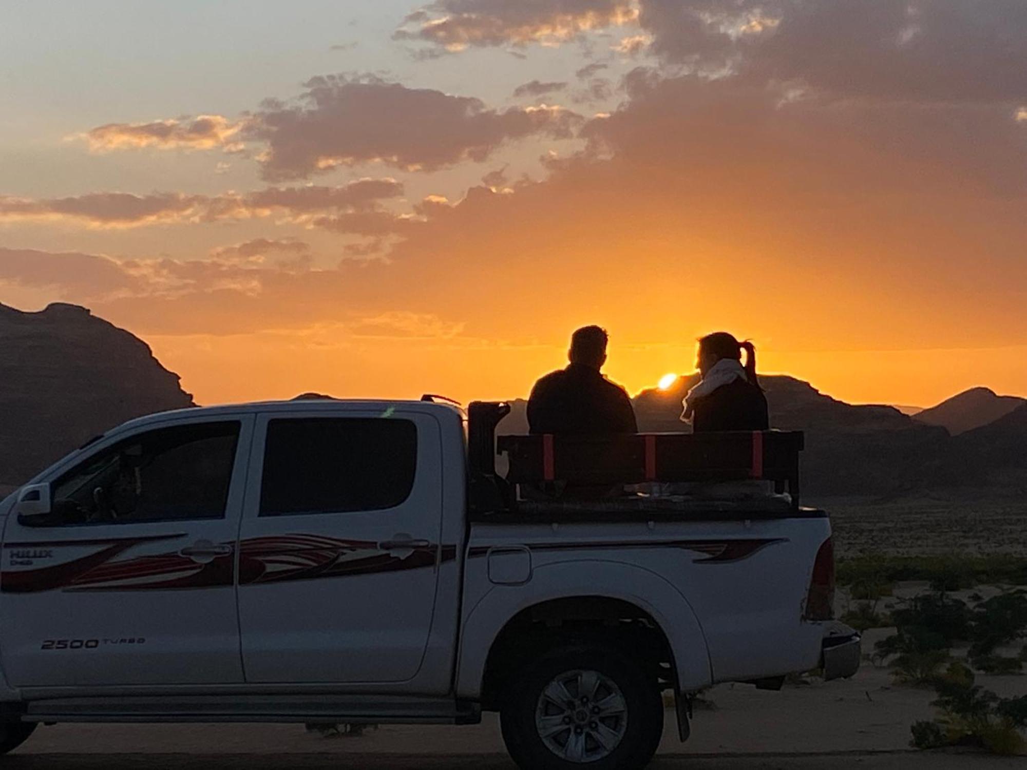 Aranda Camp & Jeep Tour Luxury tent Wadi Rum