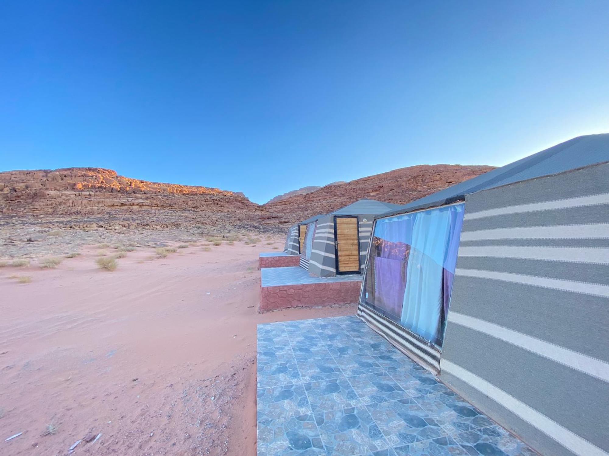 Aranda Camp & Jeep Tour Luxury tent Wadi Rum
