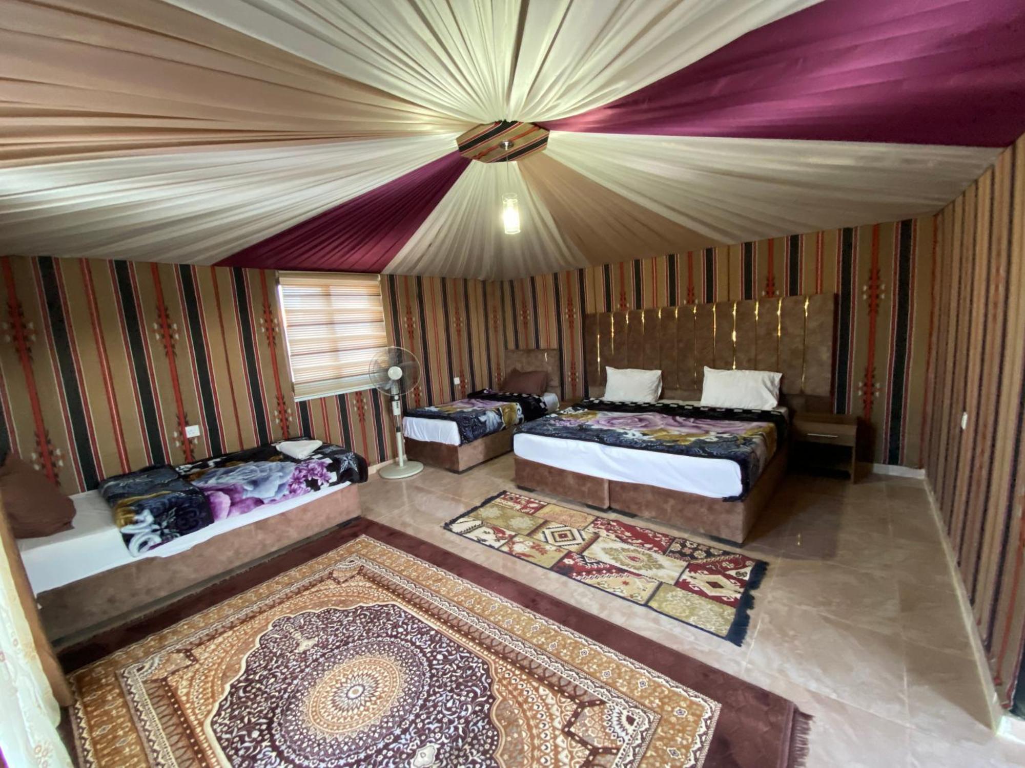 Luxury tent Aranda Camp & Jeep Tour Wadi Rum