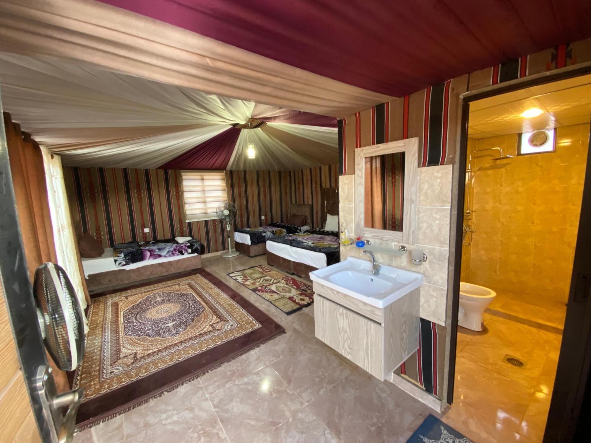 Aranda Camp & Jeep Tour 5* Wadi Rum