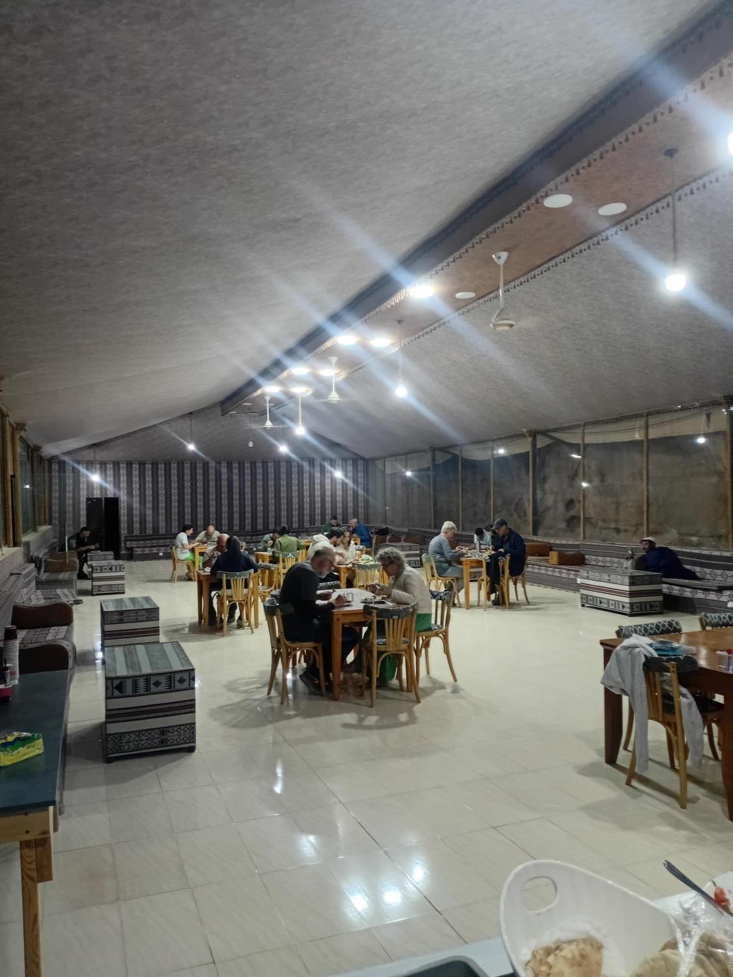 Luxury tent Aranda Camp & Jeep Tour Wadi Rum