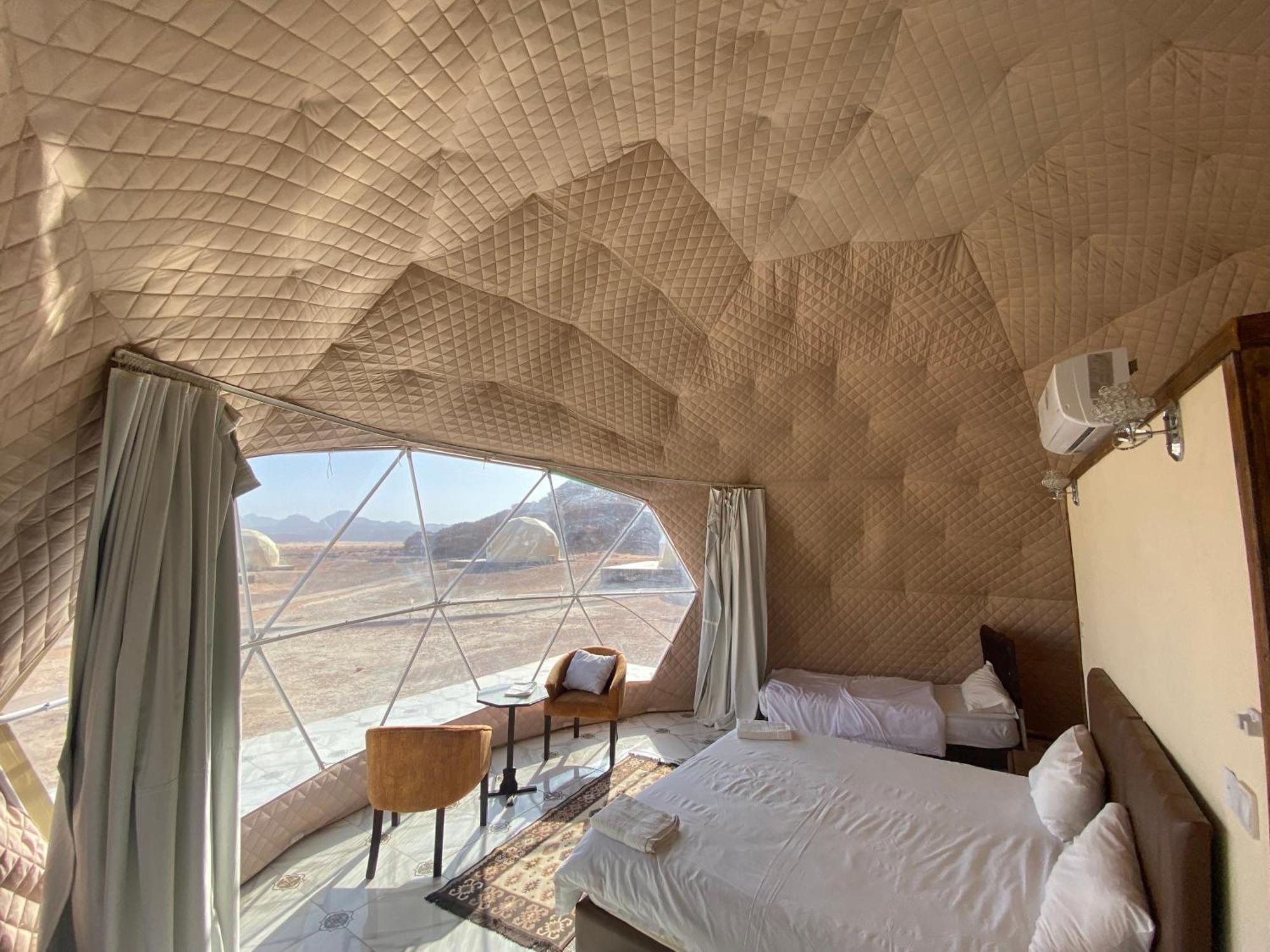 Aranda Camp & Jeep Tour 5* Wadi Rum